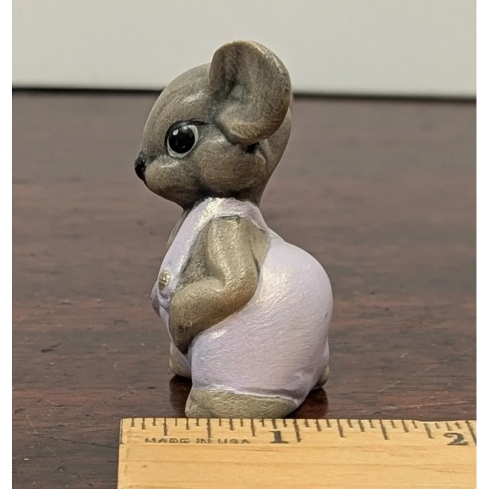 Vintage 1989 Hand Painted Ceramic Mouse Figurine Purple Overalls Mini 2